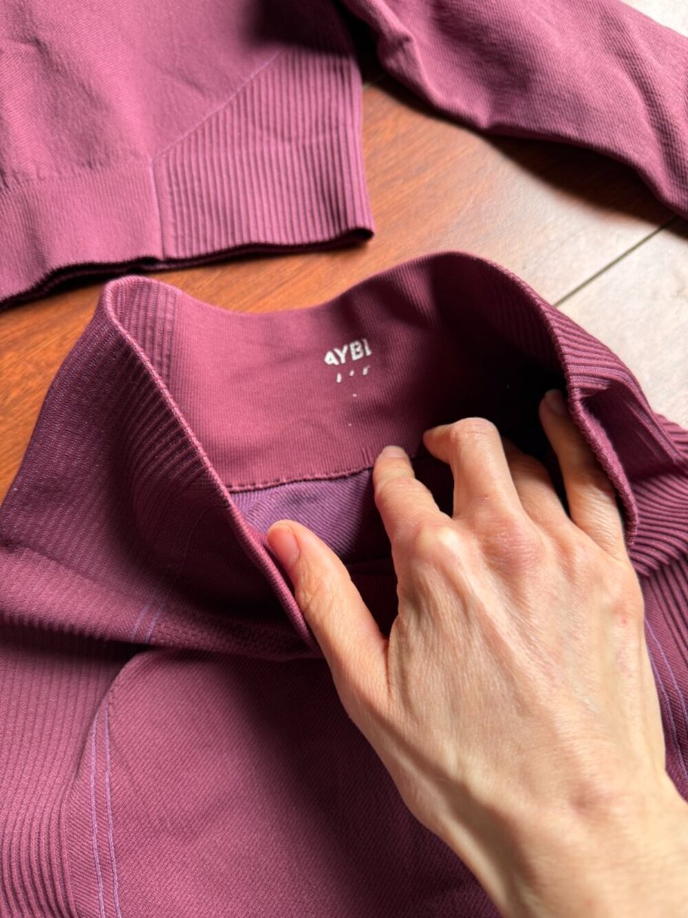 AYBL Empower Seamless Set Red Wine Small | Long Sleeve Crop Top + Leggings | Gym - Picture 6 of 8